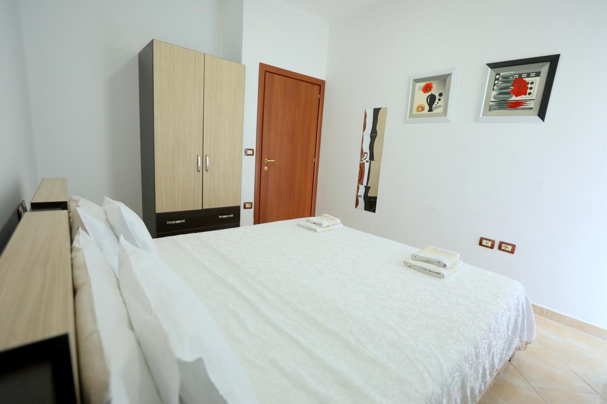 Blue Bay Apartments Sarandë Exterior foto