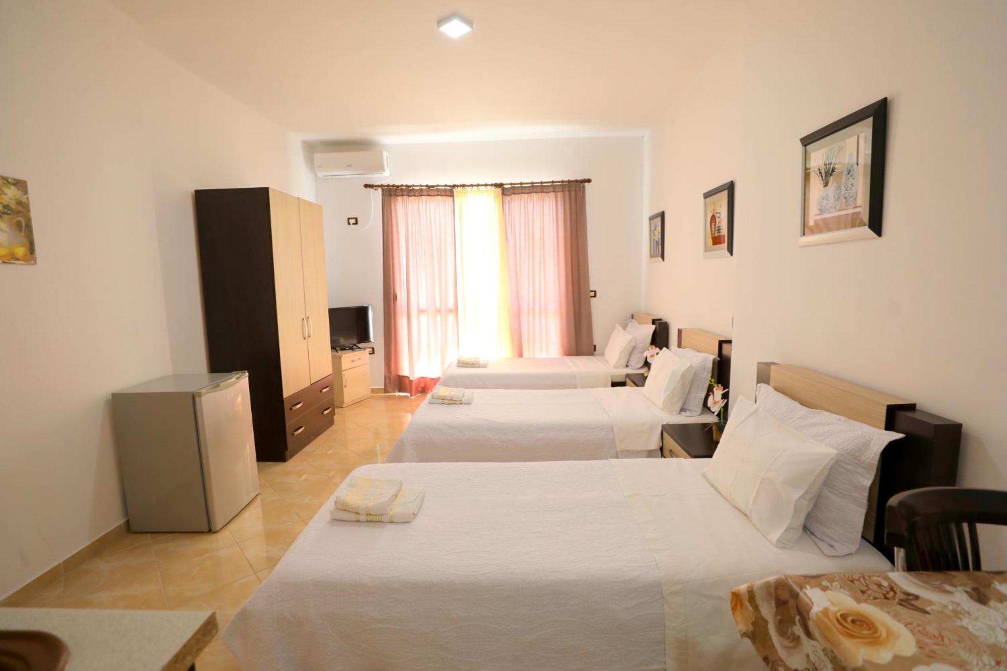 Blue Bay Apartments Sarandë Exterior foto